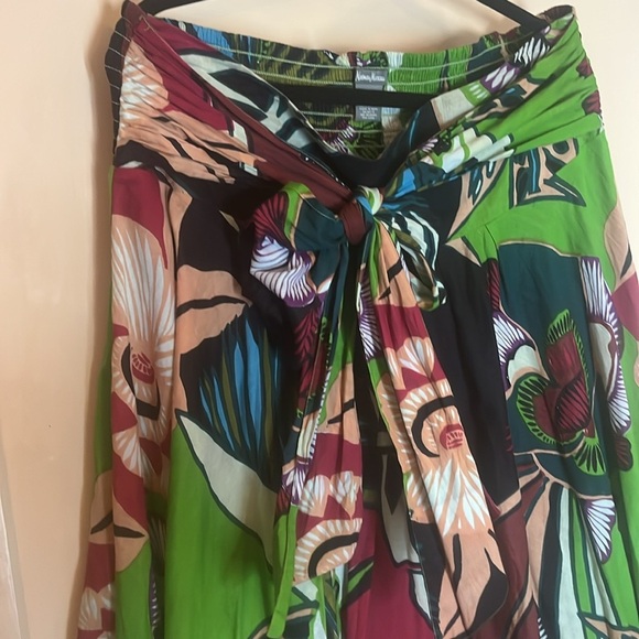 Neiman Marcus Green and Blue Maxi Skirt with tie size medium preowned - Picture 2 of 6